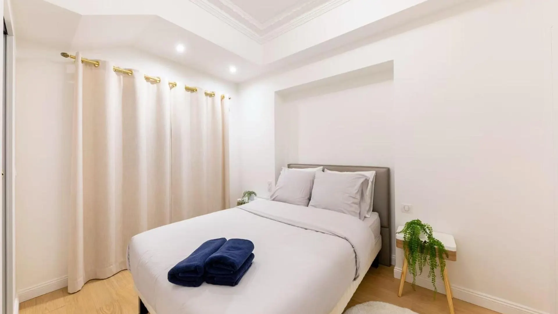 Appartement De Luxe Triangle D'Or Pres Des Champs Elysees 巴黎