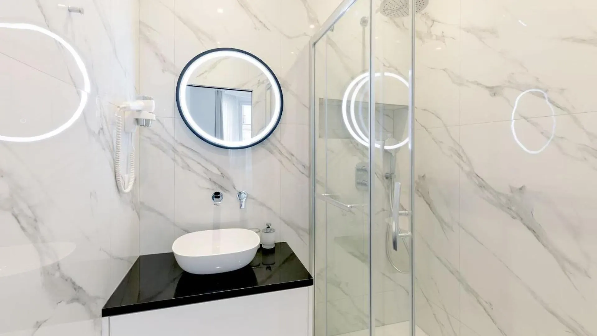 Appartement De Luxe Triangle D'Or Pres Des Champs Elysees Paris 0*,  France