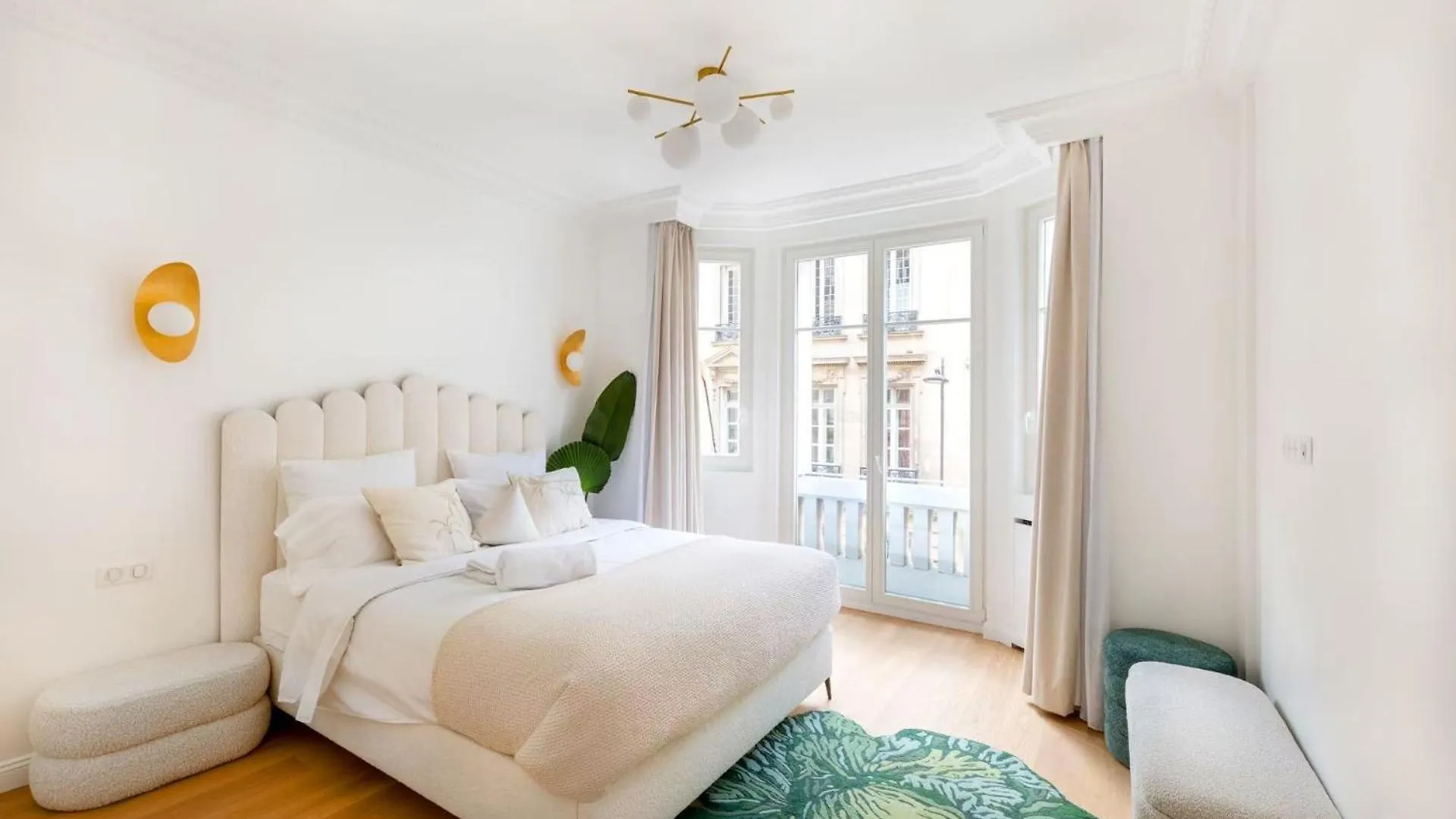 Appartement De Luxe Triangle D'Or Pres Des Champs Elysees Paris France
